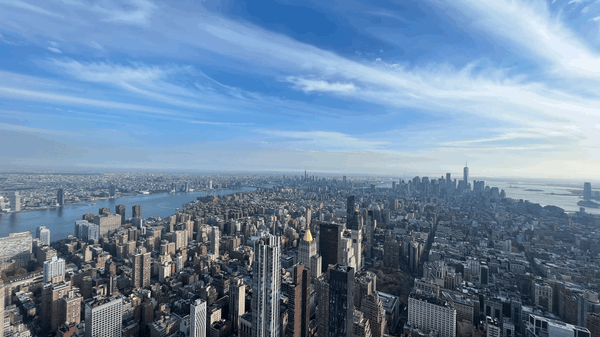 Manhattan depuis l’observatoire de l’Empire State Building - prise de hauteur et réflexion - photo de Tremeur Balbous